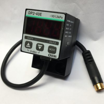 SUNX DP2-40E Capteur de pression, Jauge, vide Cable 0kPa max., pour Gaz non corrosifs, 12 → 24 V c.c., IP40, IP67 G1/8 Capteurs de pression Digital Capteurs de pression numeriques offrant haute resolution et repetabilite des mesures de la pression.
