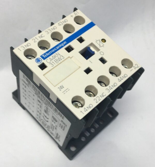 Schneider Electric CA4KN31BW3 TeSys CA4K