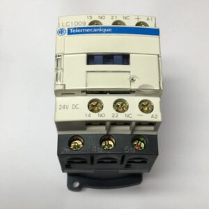 Schneider Electric LC1D09BD LC1D contacteur 3 poles AC-3 440V 9A bobine 24Vcc