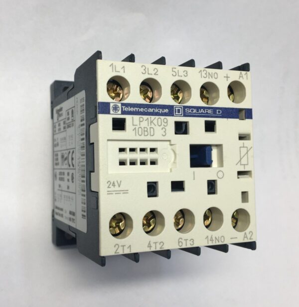 Schneider Electric LP1K0910BD3 TeSys LP1K Contacteur 3 poles -AC-3 440V - 9A - bobine 24Vcc